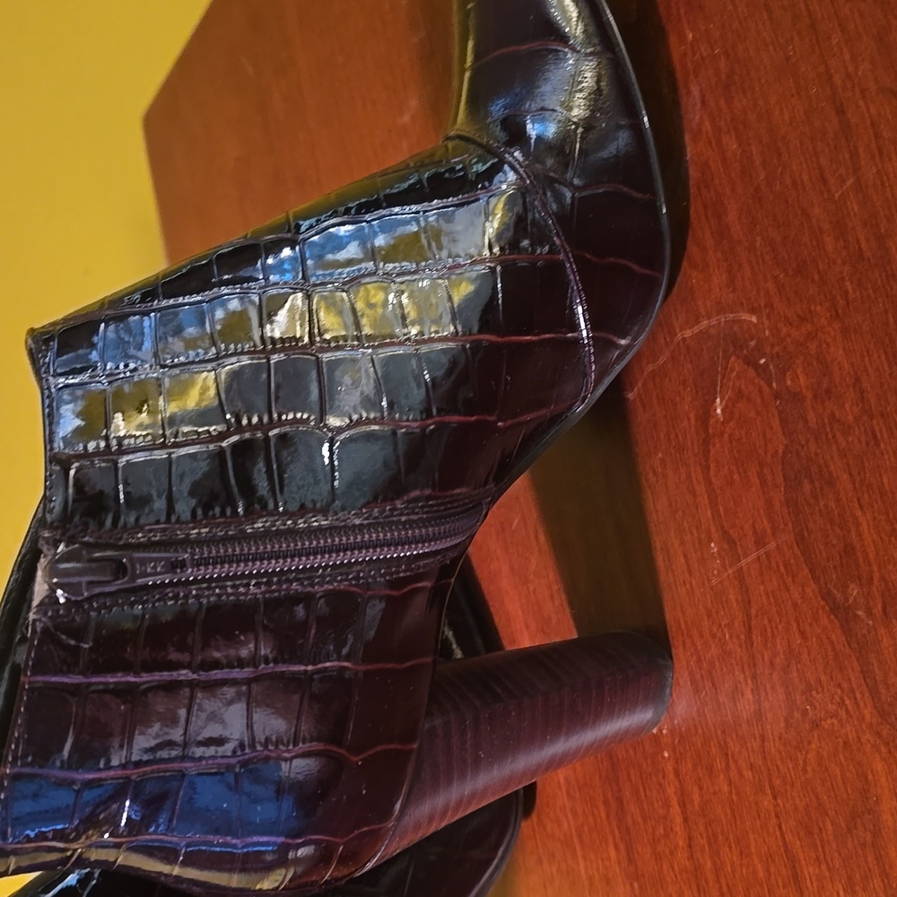 BRAND NEW PATENT LEATHER SHOE BOOTS!!! KRISTIN DAVIS - Picture 2 of 5